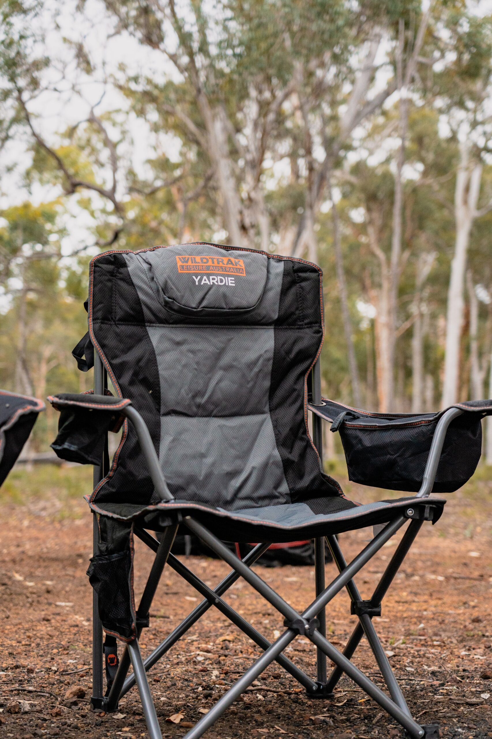Wildtrak Leisure YARDIE DLX COOLER ARM CHAIR 250KG 108X94X62CM